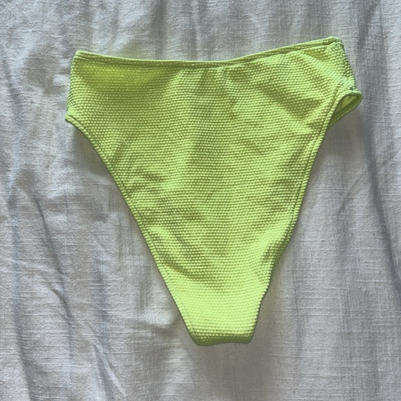 Frankie’s Bikini Matching Set - Picture 4 of 9